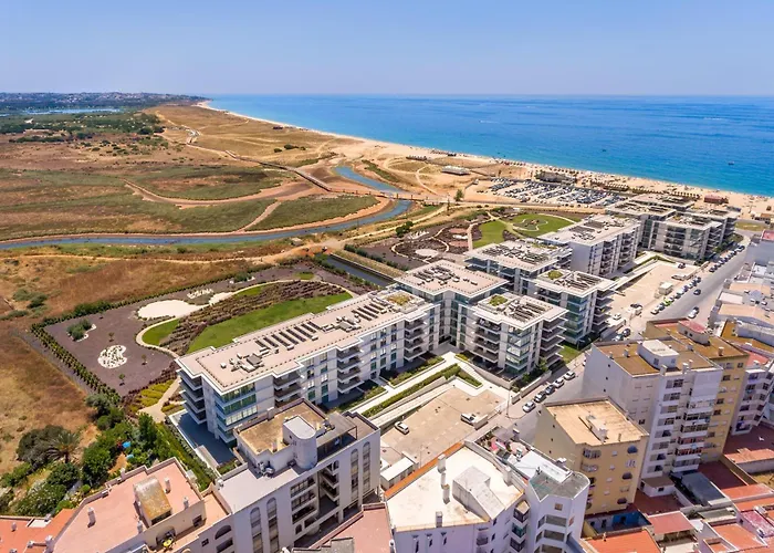 Cond Bayline T3 - Pargo - Pool Gym - By Bedzy * Armação de Pêra